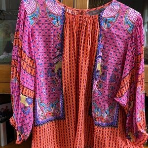 NWOT Anthropologie 2X Shirt. Colors & detail!!